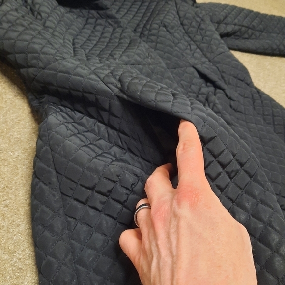 Betsey Johnson Womens Quilted Jacket Black Back Bow Pink Camo Lining Small - Picture 3 of 8